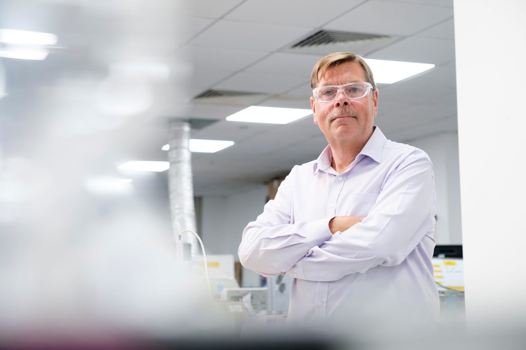 Nigel Gould portrait in laboratories 2000px 3