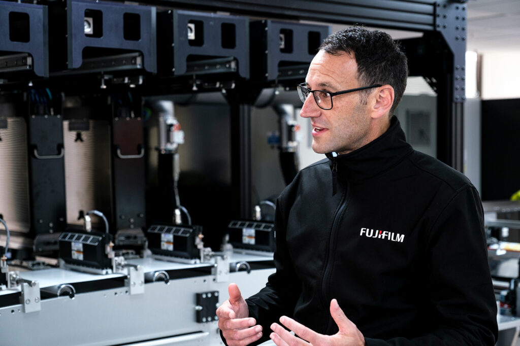 Collaboration through complex developments
